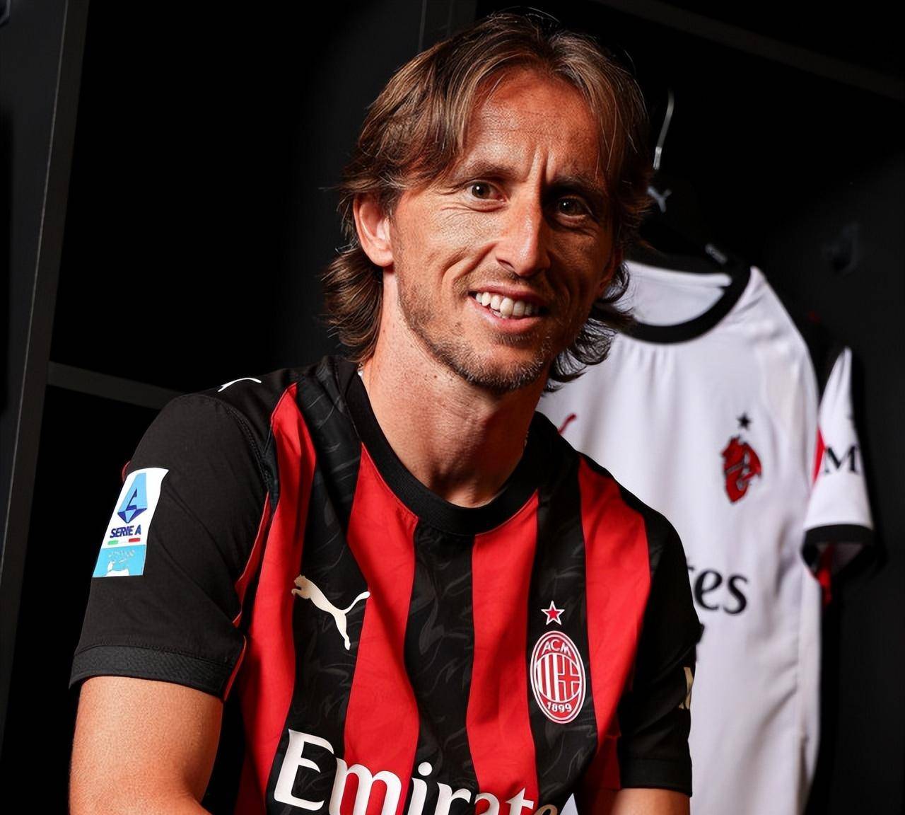 腾讯吃鸡手游《和平精英》能骑马了：这也太帅了吧！