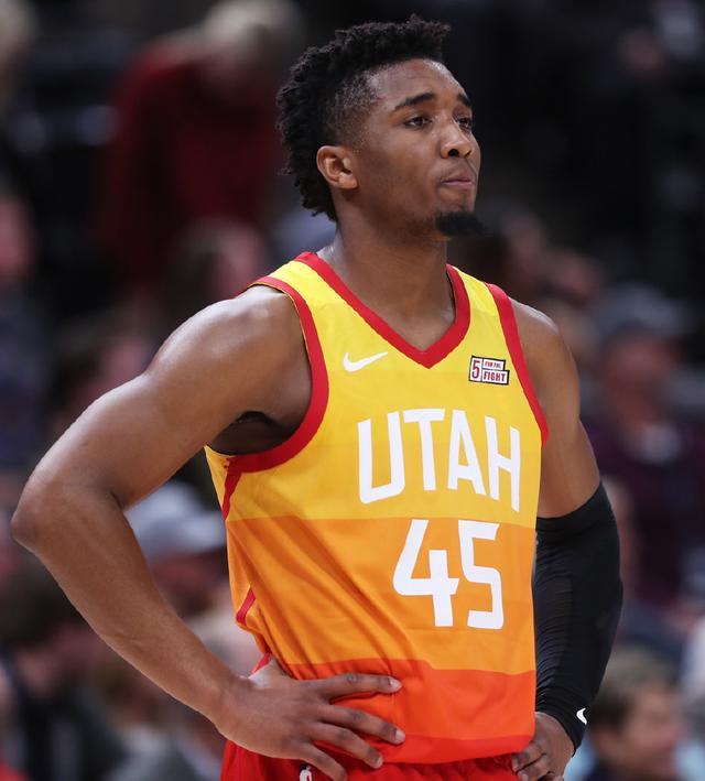 每位选手需 每位选手需