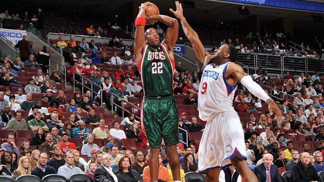 粤媒：表彰其多年贡献，肖智将转型成为广州豹一线队助理教练