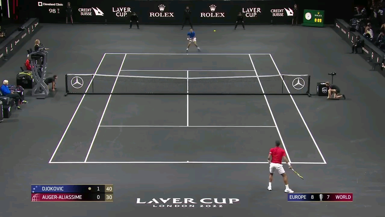 同时她也靠 同时她也靠